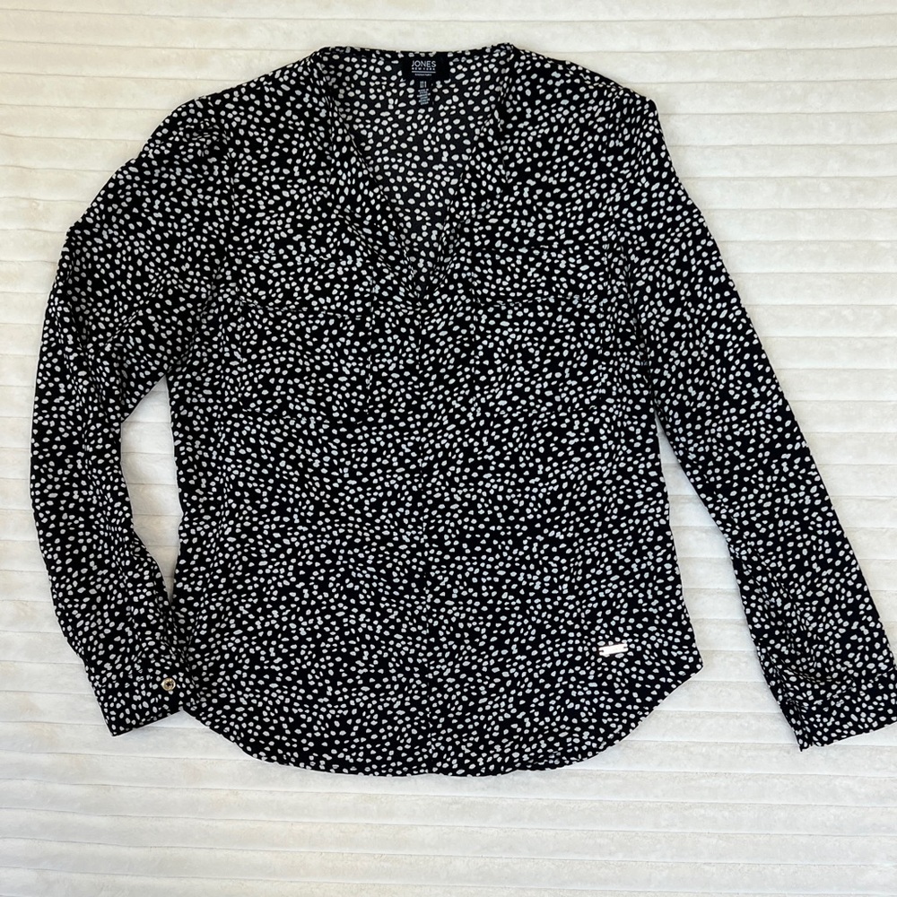 Jones New York Black and White Patterned Top